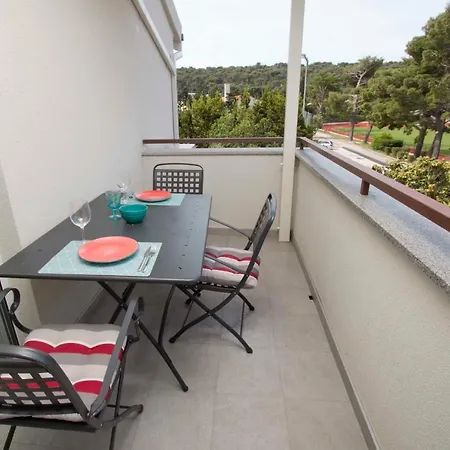 Apartment Besker *