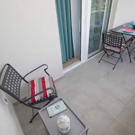 Besker * Makarska